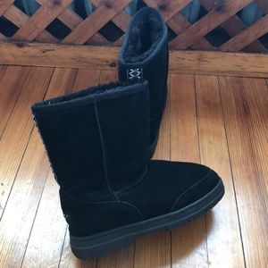 UGG Shoes - Ugg Ultra Classic Short Black Boots 9 UGG Shoes - Ugg Ultra Classic Short Black Boots 9